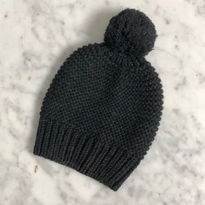 GAP l Charcoal Gray PomPom Hat